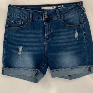 !IT KYLIE High Rise Curvy Shorts